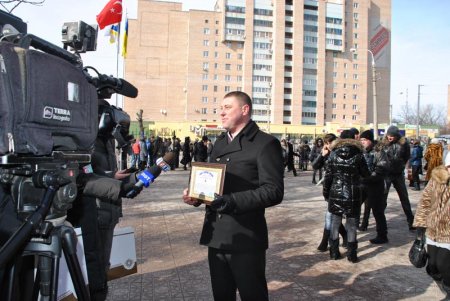 В Луганске прошел самый массовый студенческий флешмоб Украины (фото)