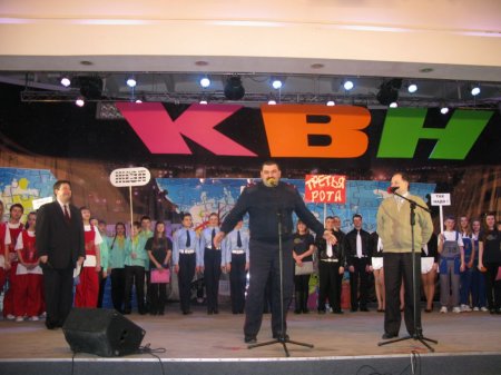 В Луганске состоялся финал XV областных соревнований КВН юных инспекторов движения (фото)