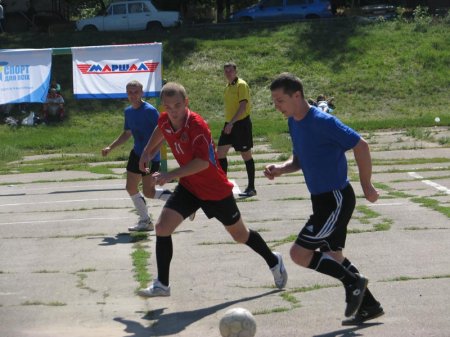 При поддержке Сергея Горохова в Луганске стартовал турнир по дворовому футболу «Маршал-Лига-2011»