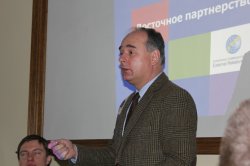 В Луганске депутат Европарламента активно призвал молодежь влиять на свою страну