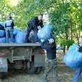 В Жовтневом и Каменнобродском районах Луганска прошел третий внутридворовой субботник