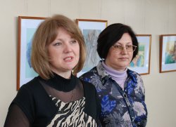 В Луганске представили выставку необычных картин в стиле пуантилизма (фото)
