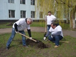 В Луганской области более 1000 волонтеров «Краснодонугля» вышли на субботник