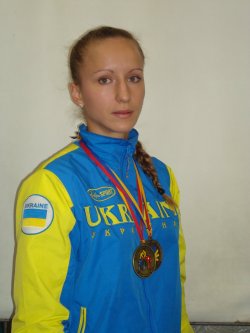 Луганская каратистка завоевала золото на Дефлимпиаде в Болгарии