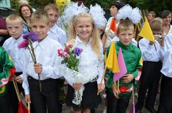 Милиция Луганщины поздравила детей Лутугинской школы-интерната с 1 сентября