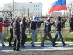 В Рубежном жестоко разогнали мирный митинг за единство Украины. Свидетельства очевидцев.