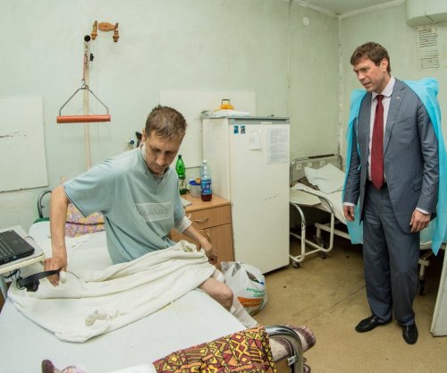 Объявленный в розыск Царев приехал в Луганск и навестил пострадавших во время взрыва у ОГА (ФОТО)