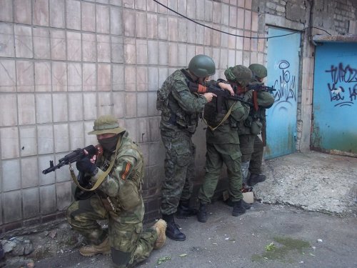 «С той стороны враги, и мы их будем уничтожать». Как луганские боевики перемирие используют (ФОТО, ВИДЕО)