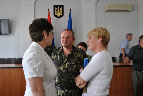 Чтобы рассеять панику и страх. Украинские военные продолжают встречи с местными жителями на Луганщине (ФОТО)