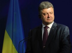 Мой приказ в силе - продолжать операцию по освобождению Донецкой и Луганской областей, - Петр Порошенко