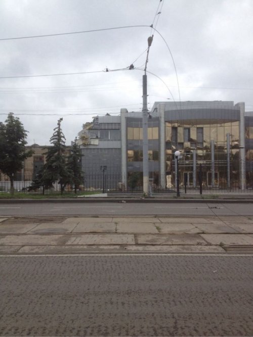 В Луганске под удар попало здание, где располагалась редакция "Луганской правды" (ФОТО, ВИДЕО)