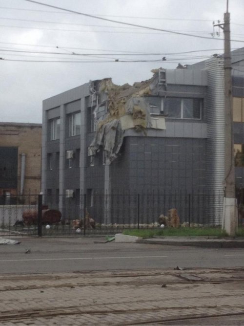 В Луганске под удар попало здание, где располагалась редакция "Луганской правды" (ФОТО, ВИДЕО)
