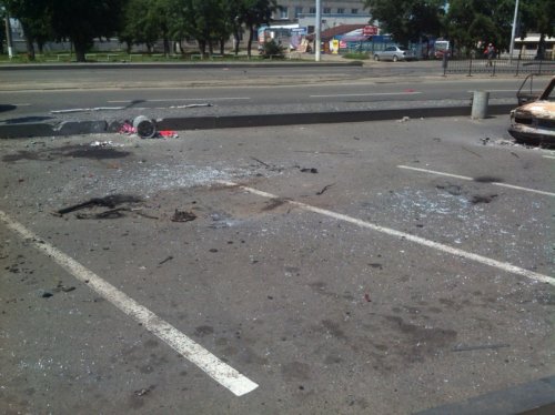 Последствия обстрела луганского автовокзала (ФОТО)
