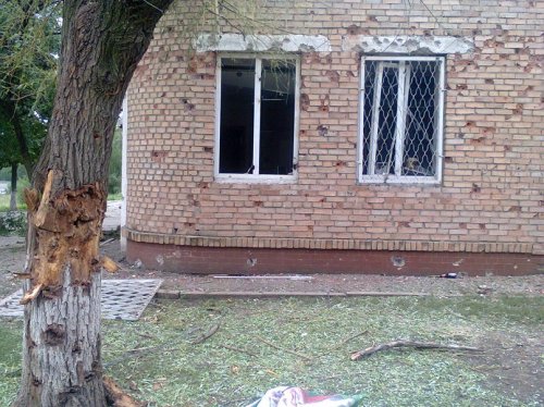 Луганск после обстрела: Мирный, улицы Лациса и Блюхера, поселок Металлист, район ж/д-вокзала (ФОТО)