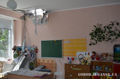 В Луганске снаряд попал в 134-й детсад (ФОТО)