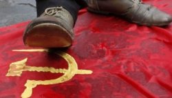 Суд перенес рассмотрение дела о запрете КПУ на 14 августа