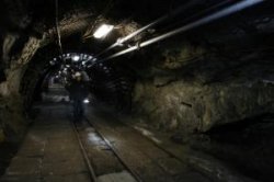 Ахметов полностью прекратил добычу угля на шахтах в Луганской области