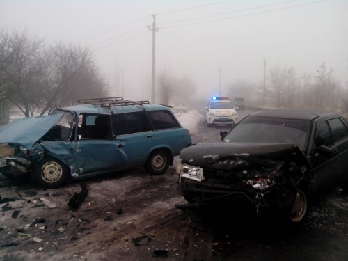 В Лисичанске столкнулись две легковушки. 4 человека пострадали (фото)