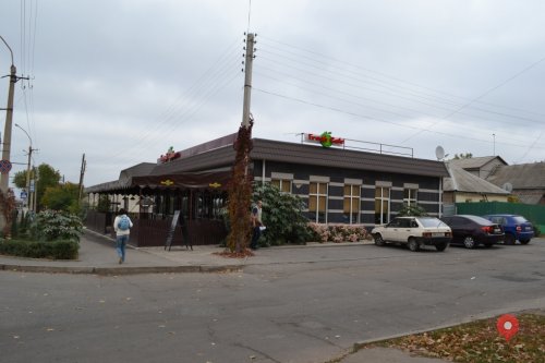 Утро в оккупированном Луганске начинается с похода в социальную столовую (фото)