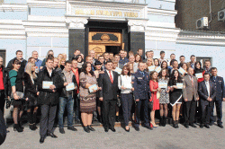 Двести выпускников луганского милицейского университета получили дипломы бакалавров права 