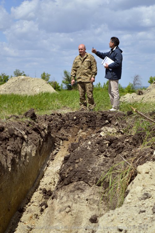 В Луганской области завершается строительство фортификационных сооружений