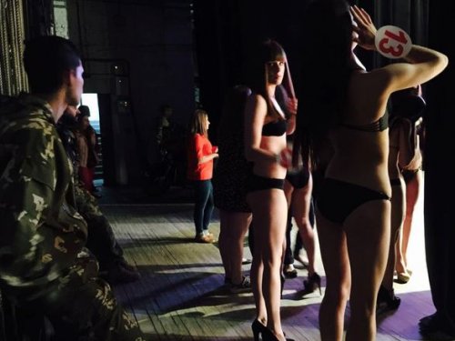 В Луганске террористы проводят «конкурс красоты и талантов» "мисс "ЛНР" (ФОТО)
