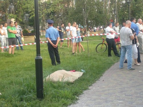 В Броварах под Киевом на остановке произошел взрыв - 1 человек погиб (ФОТО)
