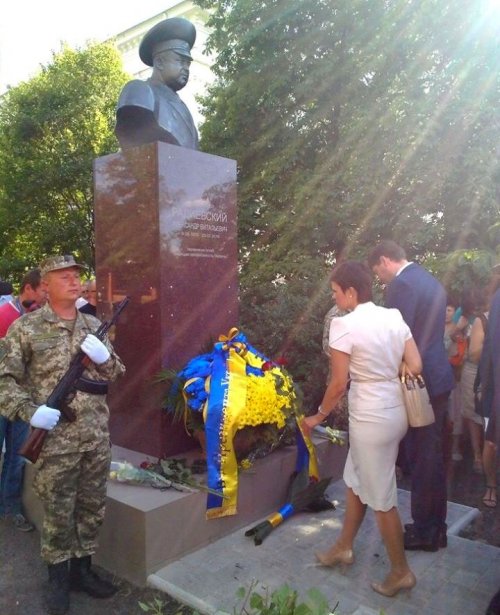В новом областном центре открыли памятник Александру Радиевскому (фото)