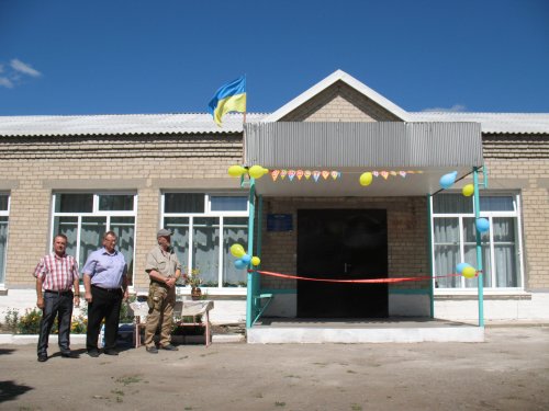 Георгий Тука открыл сельскую школу на Луганщине