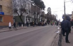 В Виннице активисты перекрыли дорогу, требуя отставки начальника местной полиции