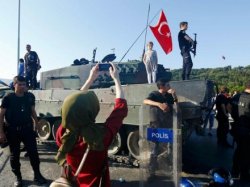 Переворот в Турции: 90 погибших и 1500 арестованных