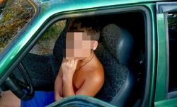 В Днепре полиция остановила машину с 12-летним ребенком за рулем
