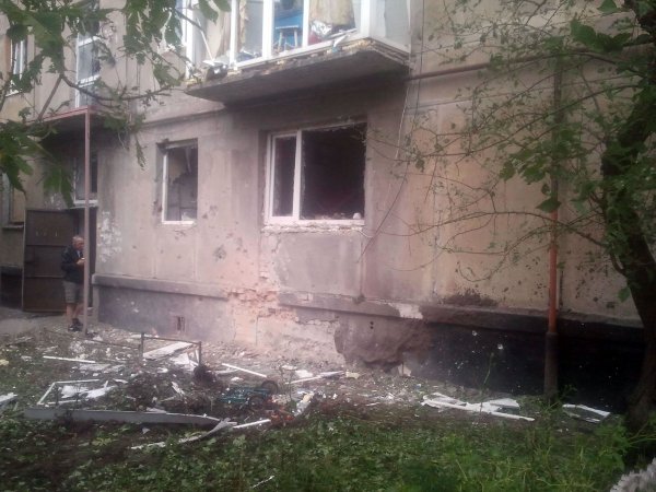 30-31 августа российские террористы из артиллерии и минометов обстреляли Счастье - ранена женщина