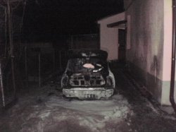 Чиновнице горсовета Ужгорода сожгли авто