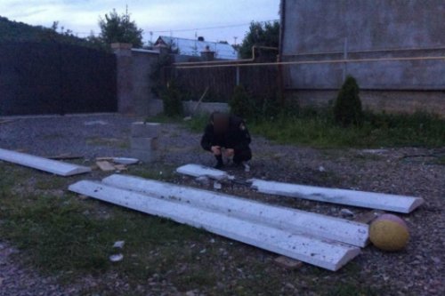 Во дворе дома в Мукачево взорвали две гранаты