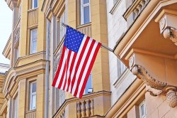 США прекратили выдачу всех виз в России кроме иммиграционных