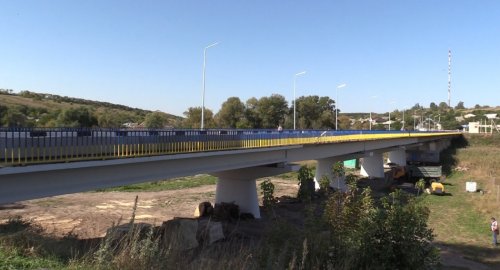 В Старобельске после капитального ремонта открыли мост через р. Айдар