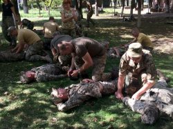 На Луганщине провели учения для военных по тактической медицине 