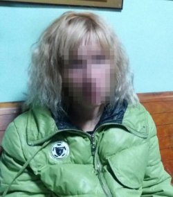 В Киеве женщина бросила возле метро младенца и ушла пьянствовать