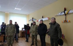 Аваков вручил пограничникам сертификаты на беспилотные комплексы 