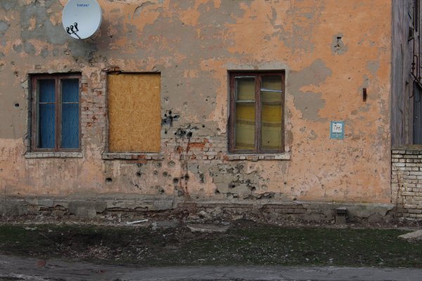 В Луганской области российские террористы обстреляли Счастье - 2 мирных жителя ранены