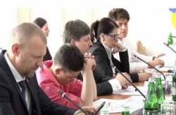 Савченко через суд хочет вернуться в комитет по нацбезопасности
