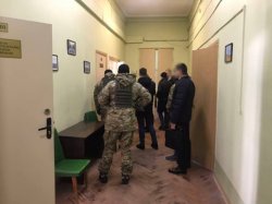 В Харьковском горсовете проводят два десятка обысков