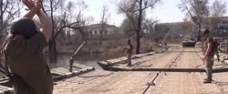 Военные восстанавливают затопленные понтонные переправы на Луганщине 