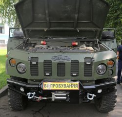 Полторак показал новый украинский бронеавтомобиль 