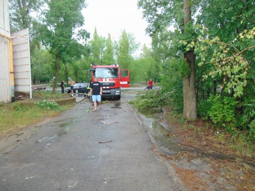 На Луганщине продолжают ликвидировать последствия непогоды (фото)