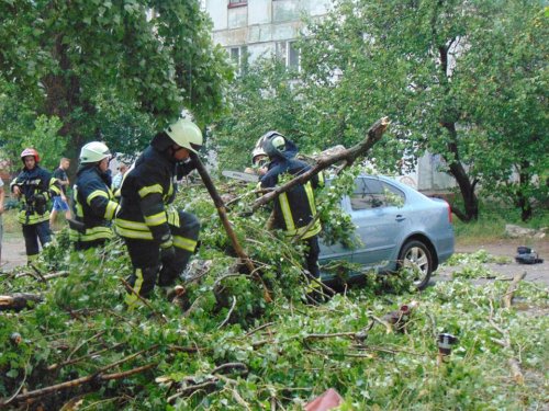 На Луганщине продолжают ликвидировать последствия непогоды (фото)