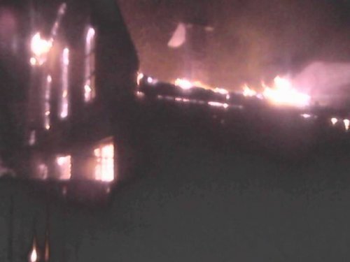В прифронтовом Крымском ночью сгорел жилой дом: люди остались без всего имущества и одежды (фото)