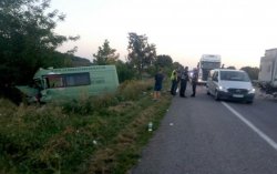 На трассе Киев-Одесса маршрутка столкнулась с грузовиком, есть погибший и раненые