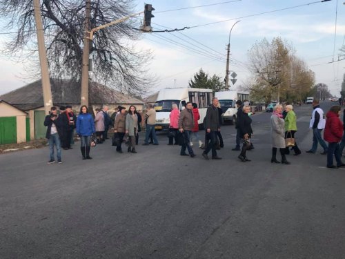 В Лисичанске шахтеры перекрыли дорогу